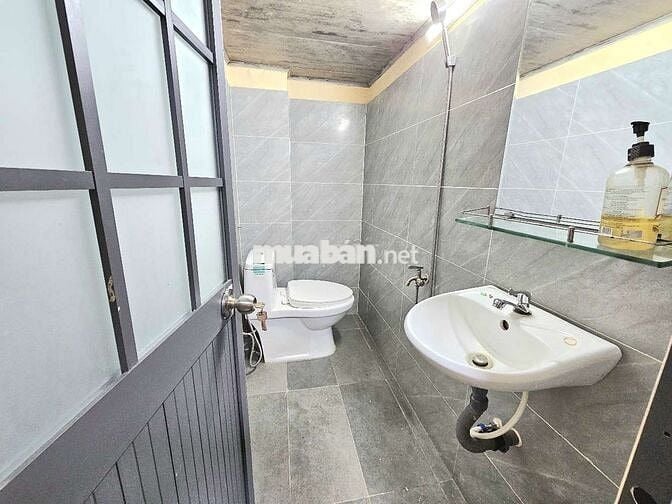 CHO THUÊ PHÒNG BANCON 40M2 THOÁNG NGAY NGUYỄN VĂN LƯỢNG ,GV