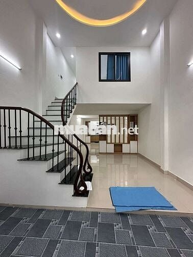 GIÁ 3.8 TỶ! NHÀ ĐỊNH CÔNG - HOÀNG MAI: 63M², 2 TẦNG - LÔ GÓC 2 THOÁNG!