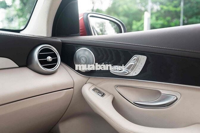 Mercedes Benz GLC 2019 300 - 68000 km