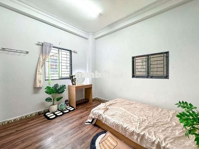 CĂN HỘ 2 PHÒNG NGỦ CÓ BAN CÔNG, CỬA SỔ THOÁNG MÁT, FULL NỘI THẤT