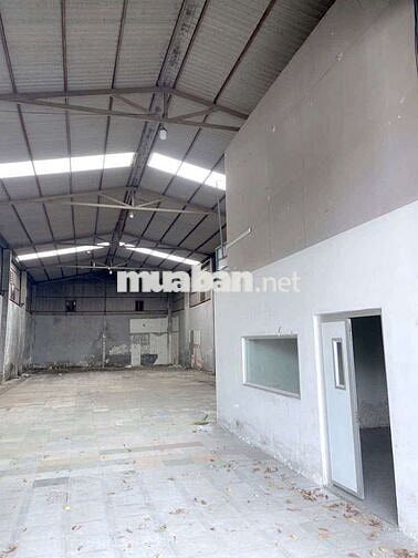 Cho thuê kho 300m2 đường xe rộng