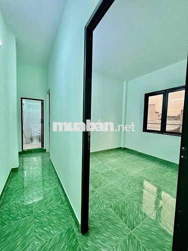 Nhà Sạch Sẻ Phòng Khách Rộng DT 4x24 1Trệt 1Lầu 4Pn 2Wc Sân Hẻm Ôtô