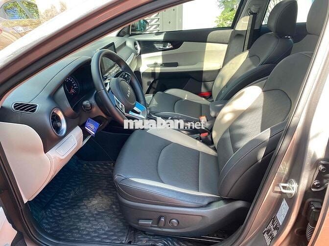 Kia K3 2022 1.6 Luxury - 19000 km