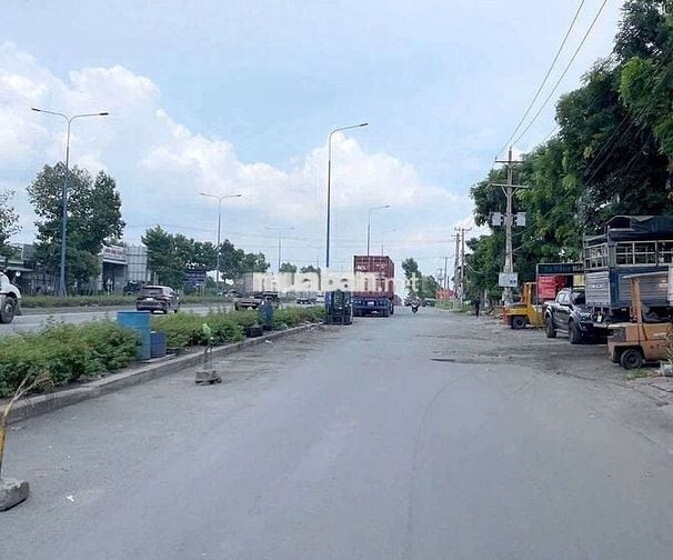 Cho thuê kho 300m2 đường xe rộng
