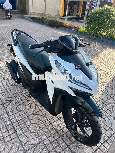 Vario 150 2021 trắng đen như mới.