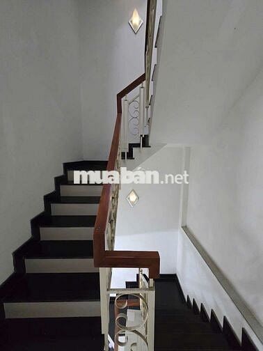 Bán nhà 3 lầu đúc BTCT Dương Bá Trạc P1 Q8