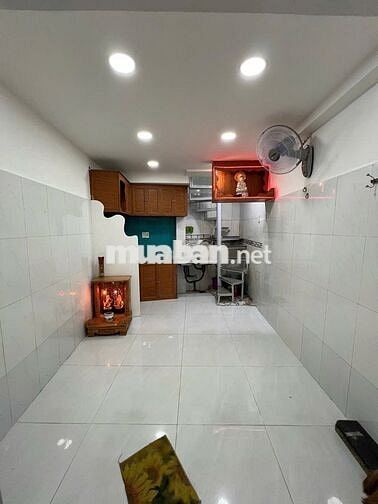 Chỉ 1 Tỷ hơn có nhà sổ Hồng riêng 1 trệt 3 lầu 11m2 ở liền nhà đẹp