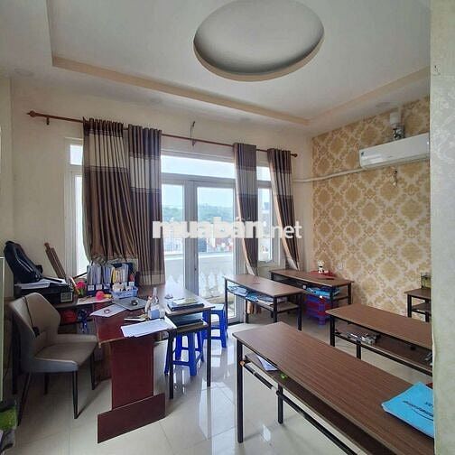 Nhà Mặt tiền , 10p 9wc cho làm CHDV