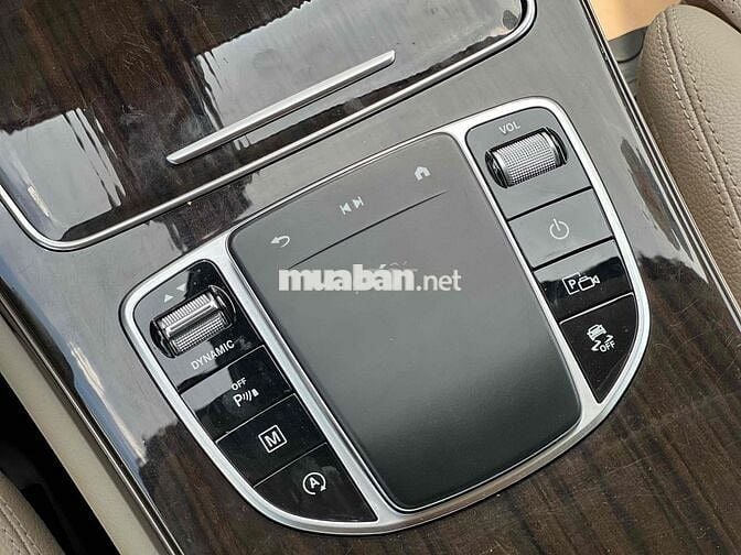 Mercedes GLC200 V1 2022 Lướt 28.000 km