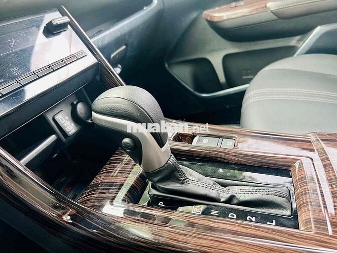 Cần Bán Xpander Premium 2024 màu Trắng