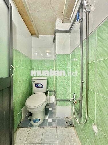 CHO THUÊ PHÒNG TRỐNG SẴN - GÁC CAO - CỬA SỔ THOÁNG MÁT NẰM NGAY T.TÂM