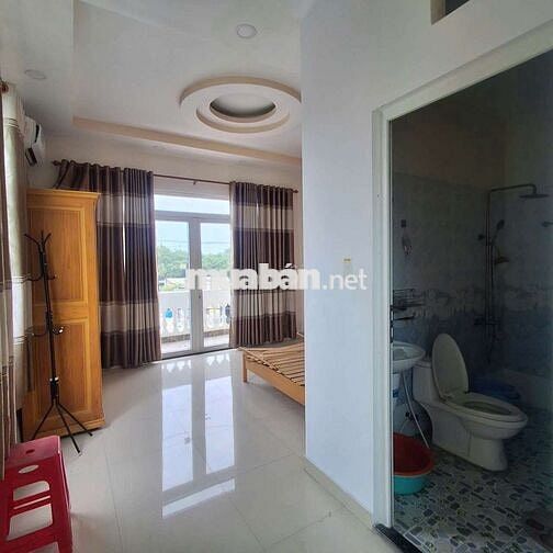 Nhà Mặt tiền , 10p 9wc cho làm CHDV