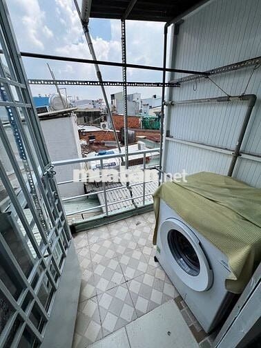 Chỉ 1 Tỷ hơn có nhà sổ Hồng riêng 1 trệt 3 lầu 11m2 ở liền nhà đẹp