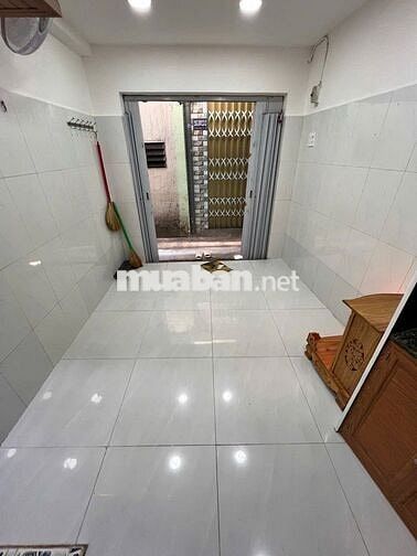 Chỉ 1 Tỷ hơn có nhà sổ Hồng riêng 1 trệt 3 lầu 11m2 ở liền nhà đẹp