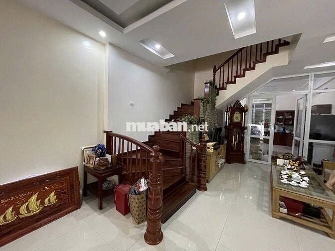 Nhà mặt phố Trịnh Văn Bô 110m2 - Vỉa hè to,oto ngủ trong nhà - Giá êm