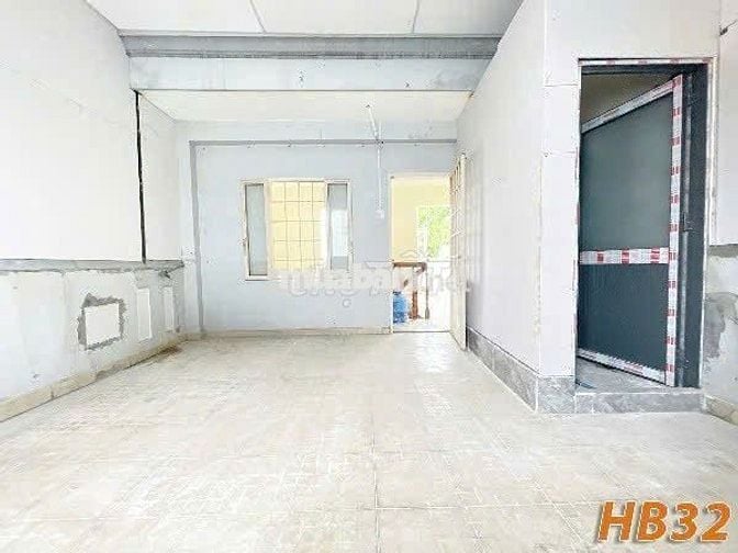 Cần Pass Gấp Phòng Trọ View Công Viên Làng Hoa