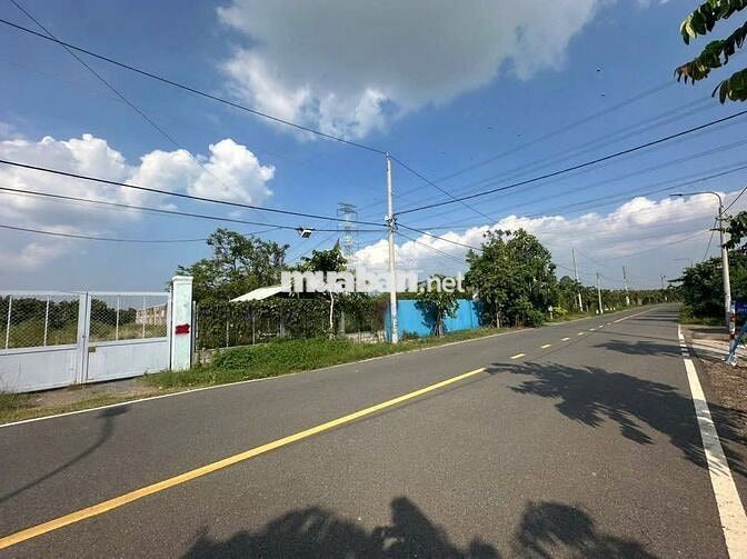 CHÍNH CHỦ BÁN ĐẤT MẶT TIỀN ĐƯỜNG LỚN 6x30 700 TRIỆU SANG TÊN NGAY SHR