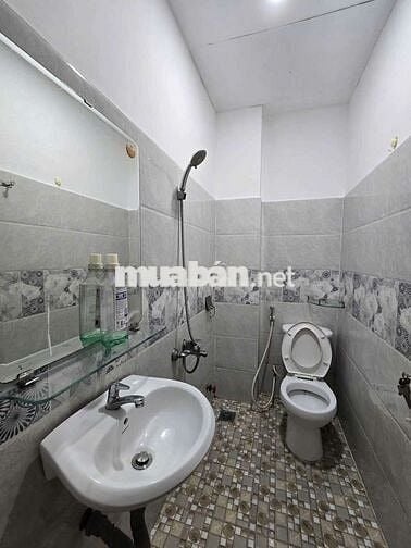 Bán nhà 3 lầu đúc BTCT Dương Bá Trạc P1 Q8