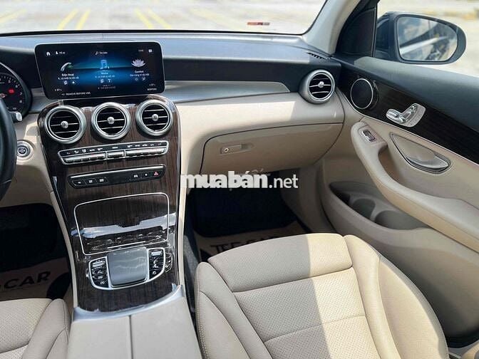 Mercedes GLC200 V1 2022 Lướt 28.000 km