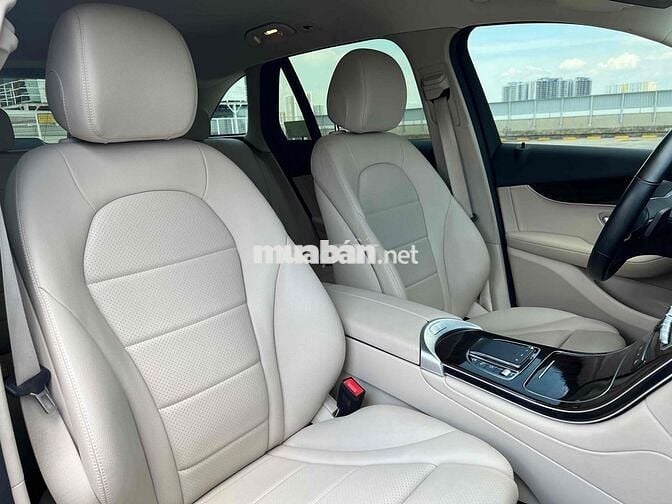 Mercedes GLC200 V1 2022 Lướt 28.000 km
