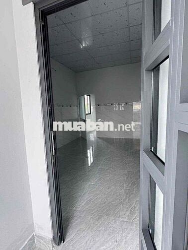 Nhà mới, hẻm xe hơi 6m, có sân bên hông nhà, đg Lê Văn Lương