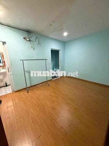 Nhà cho thuê 7 triệu tháng 2 phòng ngủ 2 vệ sinh hẻm 7m gần chợ trường