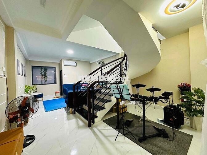 Nhà mới 5 tầng Âu Cơ – Lạc Long Quân, Tân Phú, xe hơi tới cửa