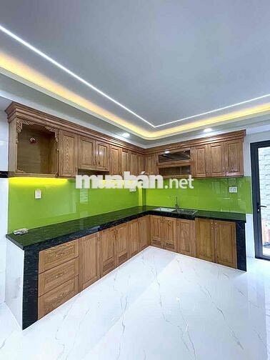 Bán nhà  HXH.5 tầng 4x17 . sổ vuôn vức 4pn 5tolet gia 6.9ty TL.