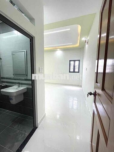Bán nhà  HXH.5 tầng 4x17 . sổ vuôn vức 4pn 5tolet gia 6.9ty TL.