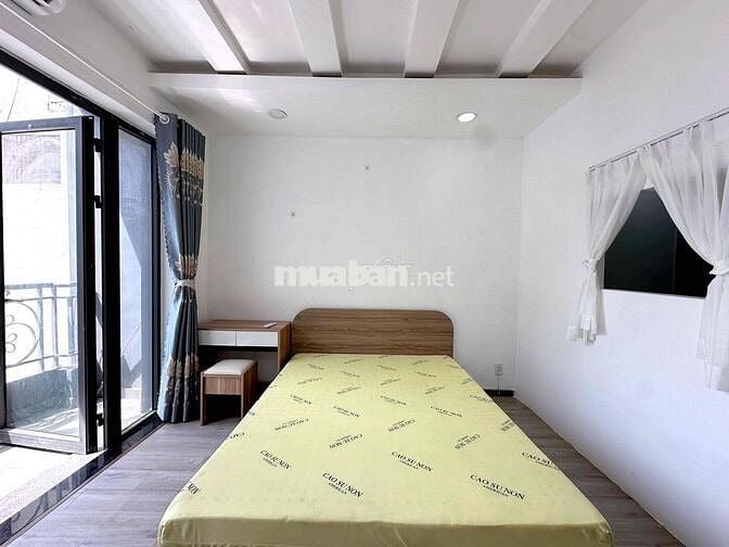CĂN HỘ,BAN CÔNG 1PN 1PK, FULL NT,MÁY GIẶT RIÊNG,NGAY NGUYỄN BIỂU Q5