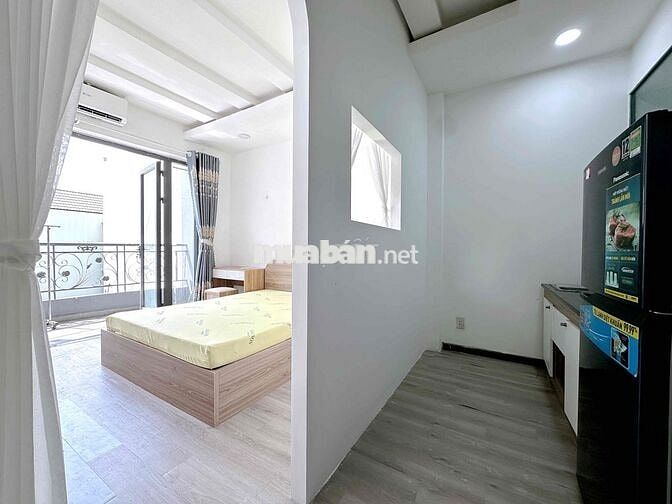 CĂN HỘ,BAN CÔNG 1PN 1PK, FULL NT,MÁY GIẶT RIÊNG,NGAY NGUYỄN BIỂU Q5