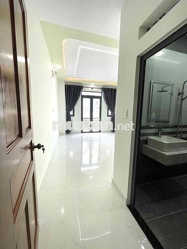 Bán nhà  HXH.5 tầng 4x17 . sổ vuôn vức 4pn 5tolet gia 6.9ty TL.