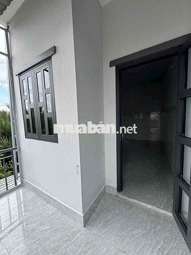 Nhà mới, hẻm xe hơi 6m, có sân bên hông nhà, đg Lê Văn Lương