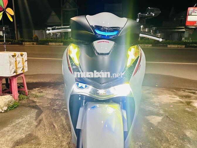Bán xe Sh 125i ABS hồ sơ cầm tay , ra biển luôn