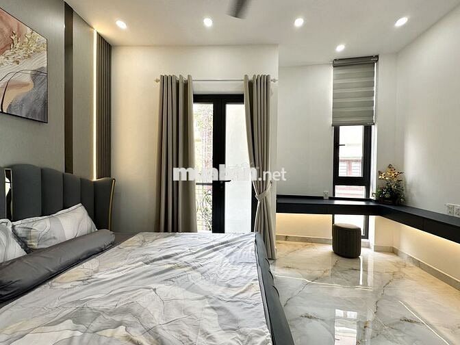 Bán nhà Phú nhuận - HXT thông - 5 tầng - full nôi thất - 11,2 tỷ.