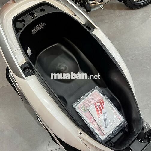 Honda Lead 4val Trắng 2024 chưa đăng ký