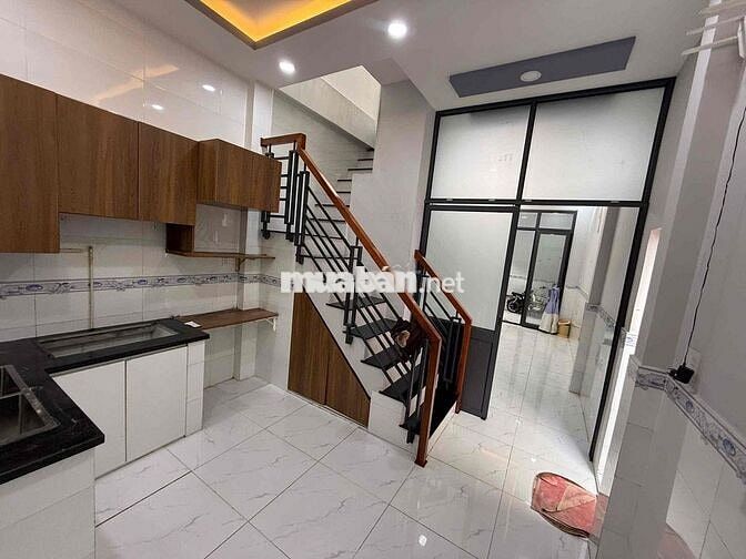 Nhà bán DT 3,7x11,5 . 1 lầu 2 p.3 Tolet Ba Đình P.Chánh Hưng P9 Q8