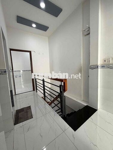 Nhà bán DT 3,7x11,5 . 1 lầu 2 p.3 Tolet Ba Đình P.Chánh Hưng P9 Q8