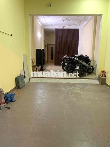 Phòng máy lạnh rộng 35m3 không giới hạn ng và xe