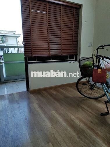 Cho thuê CH CT2 KĐT Mễ Trì Hạ 2PN 2VS đồ cơ bản có tủ QA chỉ 12tr/th