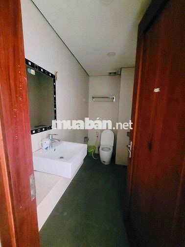 Cho thuê nhà nguyên căn mặt tiền 12tr