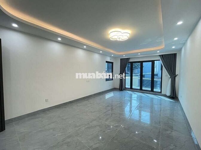 Bán nhà phố Trạm- chủ tự xây gần TTTM Aeon Long Biên 41m, 12.1 tỷ