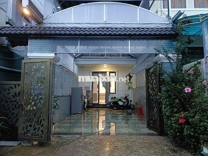 -Cho thuê ngắn hoặc lâu dài nhà Mặt Tiền,mới đẹp nội thất như hình..,