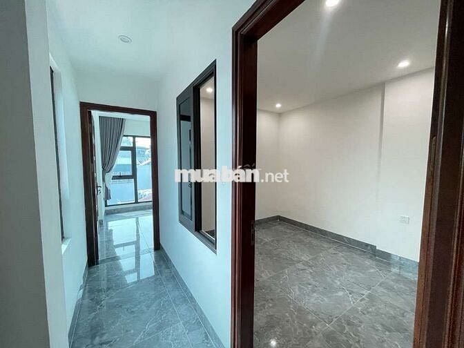 Bán nhà phố Trạm- chủ tự xây gần TTTM Aeon Long Biên 41m, 12.1 tỷ