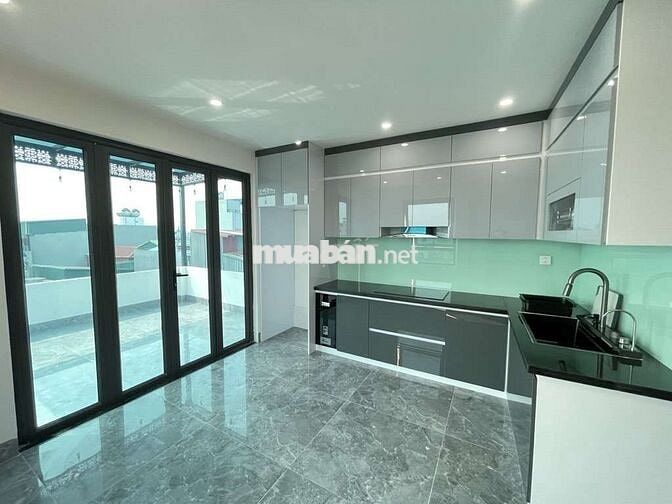 Bán nhà phố Trạm- chủ tự xây gần TTTM Aeon Long Biên 41m, 12.1 tỷ