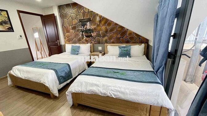 -Cho thuê ngắn hoặc lâu dài nhà Mặt Tiền,mới đẹp nội thất như hình..,