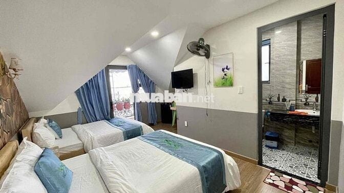 -Cho thuê ngắn hoặc lâu dài nhà Mặt Tiền,mới đẹp nội thất như hình..,