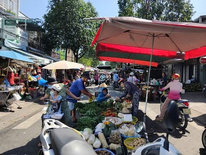 Cần bán nhà mặt tiền gần chợ Phạm Thế Hiển