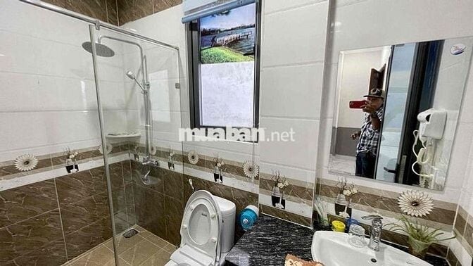 -Cho thuê ngắn hoặc lâu dài nhà Mặt Tiền,mới đẹp nội thất như hình..,