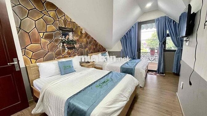 -Cho thuê ngắn hoặc lâu dài nhà Mặt Tiền,mới đẹp nội thất như hình..,